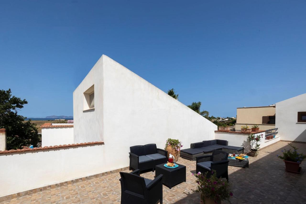 Brezza Salina Bed & Breakfast Torre Nubia Bagian luar foto