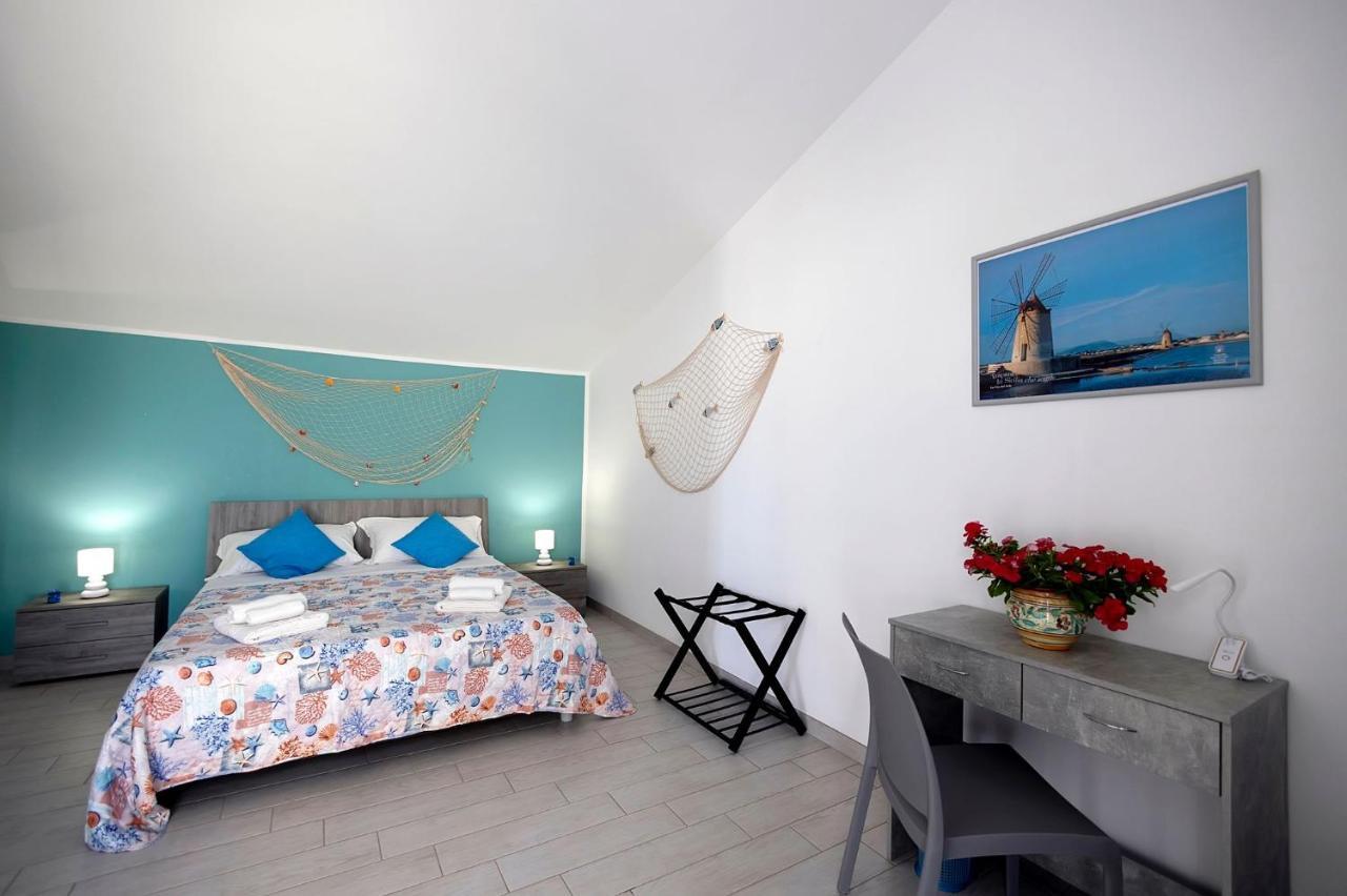 Brezza Salina Bed & Breakfast Torre Nubia Bagian luar foto