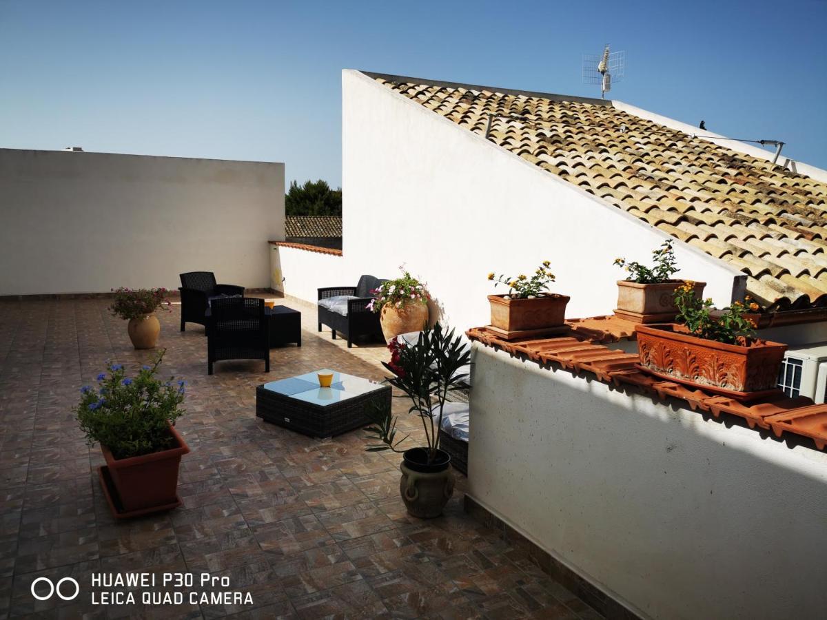 Brezza Salina Bed & Breakfast Torre Nubia Bagian luar foto