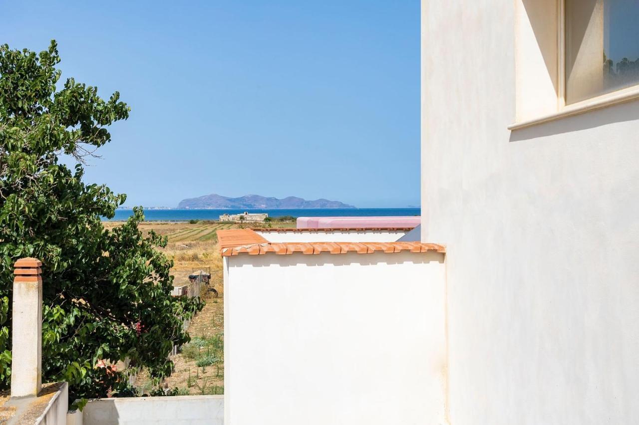 Brezza Salina Bed & Breakfast Torre Nubia Bagian luar foto
